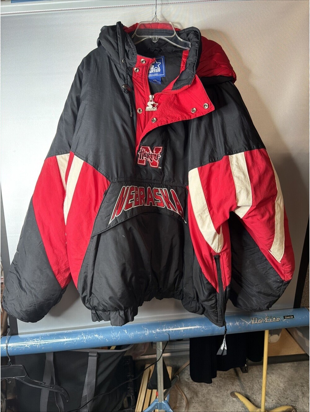 Nebraska Cornhuskers Starter Jacket Mens XXL Black Red Puffer Hooded Pullover